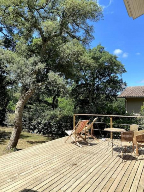 Villa familiale, 10 couchages, à 5 km de la plage.